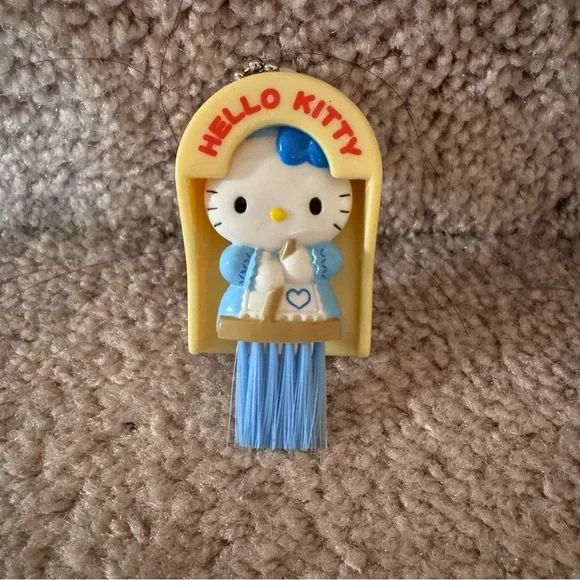 Hello Kitty Keychain - Picture 2 of 4